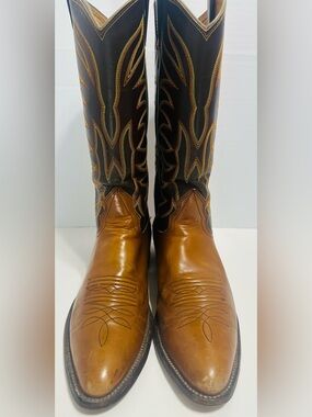 Nacono Boots Size 9R Style 4782 Brown/Chocolate with original box